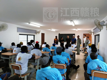 商务部国际经济合作事务局勉励示范农场项目组： 再接再厉把援外工作做好做实