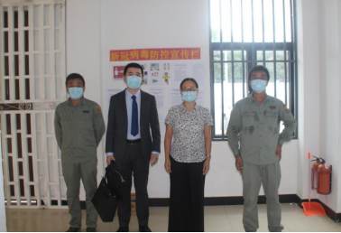中国驻赤几大使亓玫、经商处秘书李聪到示范农场视察指导工作